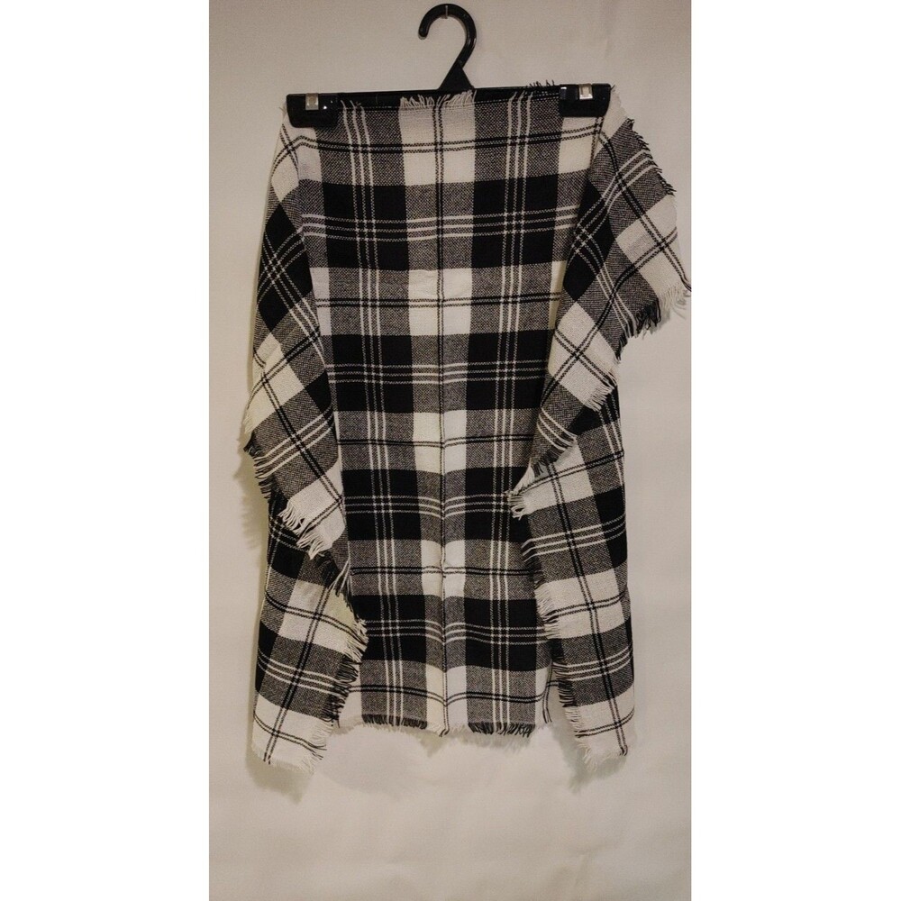 Vintage Scarf 29" x 29" 100% Acrylic Made in Japan Black White Plaid - Picture 1 of 3